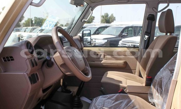 Buy Import Toyota Land Cruiser Beige Car in Import - Dubai in Barh el Gazel Buy Import Toyota Land Cruiser Beige Car in Import - Dubai in Barh el Gazel