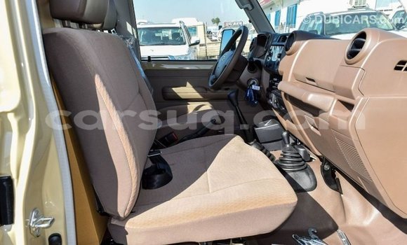 Acheter Import Voiture Toyota Land Cruiser Beige à Import - Dubai, Barh el Gazel Acheter Import Voiture Toyota Land Cruiser Beige à Import - Dubai, Barh el Gazel