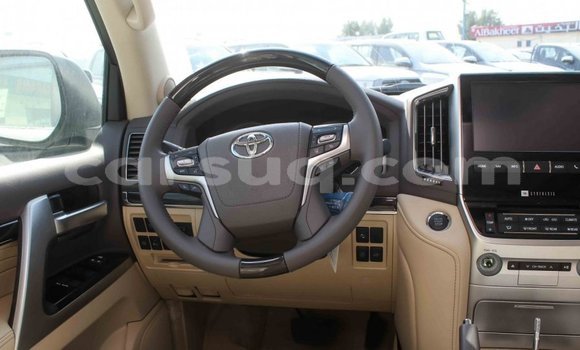 Buy Import Toyota Land Cruiser White Car in Import - Dubai in Barh el Gazel Buy Import Toyota Land Cruiser White Car in Import - Dubai in Barh el Gazel
