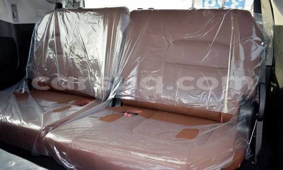 Acheter Import Voiture Toyota Land Cruiser Noir à Import - Dubai, Barh el Gazel Acheter Import Voiture Toyota Land Cruiser Noir à Import - Dubai, Barh el Gazel