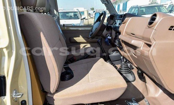 Acheter Import Voiture Toyota Land Cruiser Beige à Import - Dubai, Barh el Gazel Acheter Import Voiture Toyota Land Cruiser Beige à Import - Dubai, Barh el Gazel