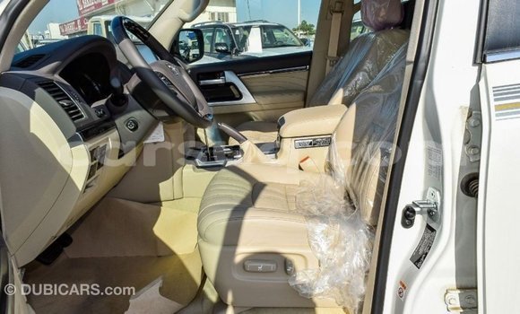 Acheter Import Voiture Toyota Land Cruiser Blanc à Import - Dubai, Barh el Gazel Acheter Import Voiture Toyota Land Cruiser Blanc à Import - Dubai, Barh el Gazel