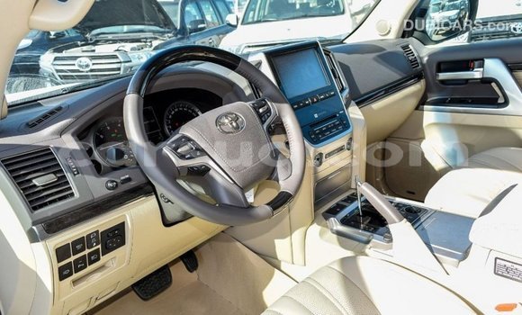 Buy Import Toyota Land Cruiser White Car in Import - Dubai in Barh el Gazel Buy Import Toyota Land Cruiser White Car in Import - Dubai in Barh el Gazel