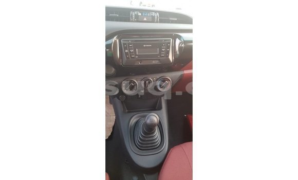Buy Import Toyota Hilux White Car in Import - Dubai in Barh el Gazel Buy Import Toyota Hilux White Car in Import - Dubai in Barh el Gazel