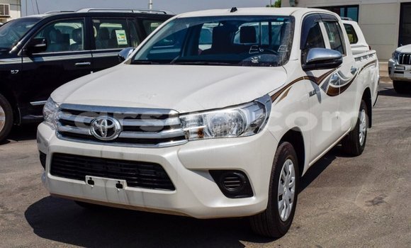 Buy Import Toyota Hilux White Car in Import - Dubai in Barh el Gazel Buy Import Toyota Hilux White Car in Import - Dubai in Barh el Gazel