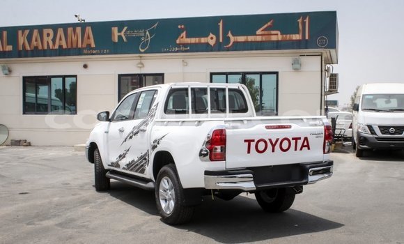 Buy Import Toyota Hilux White Car in Import - Dubai in Barh el Gazel Buy Import Toyota Hilux White Car in Import - Dubai in Barh el Gazel