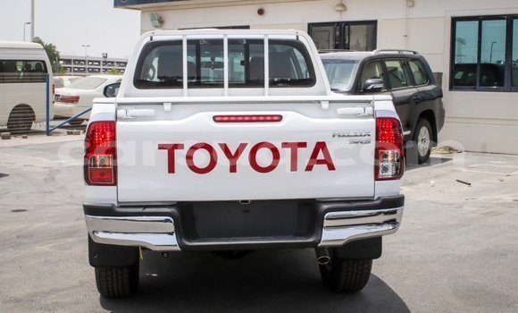 Buy Import Toyota Hilux White Car in Import - Dubai in Barh el Gazel Buy Import Toyota Hilux White Car in Import - Dubai in Barh el Gazel