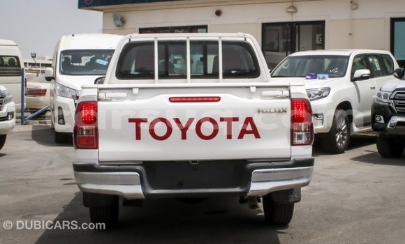 Buy Import Toyota Hilux White Car in Import - Dubai in Barh el Gazel Buy Import Toyota Hilux White Car in Import - Dubai in Barh el Gazel
