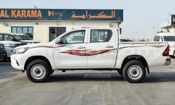 Buy Import Toyota Hilux White Car in Import - Dubai in Barh el Gazel Buy Import Toyota Hilux White Car in Import - Dubai in Barh el Gazel
