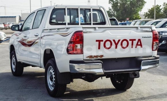 Buy Import Toyota Hilux White Car in Import - Dubai in Barh el Gazel Buy Import Toyota Hilux White Car in Import - Dubai in Barh el Gazel