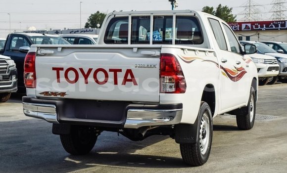 Buy Import Toyota Hilux White Car in Import - Dubai in Barh el Gazel Buy Import Toyota Hilux White Car in Import - Dubai in Barh el Gazel