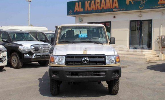 Buy Import Toyota Land Cruiser Beige Car in Import - Dubai in Barh el Gazel Buy Import Toyota Land Cruiser Beige Car in Import - Dubai in Barh el Gazel