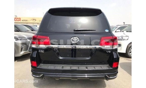 Acheter Import Voiture Toyota Land Cruiser Noir à Import - Dubai, Barh el Gazel Acheter Import Voiture Toyota Land Cruiser Noir à Import - Dubai, Barh el Gazel
