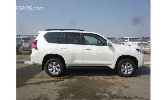 Acheter Import Voiture Toyota Prado Blanc à Import - Dubai, Barh el Gazel Acheter Import Voiture Toyota Prado Blanc à Import - Dubai, Barh el Gazel