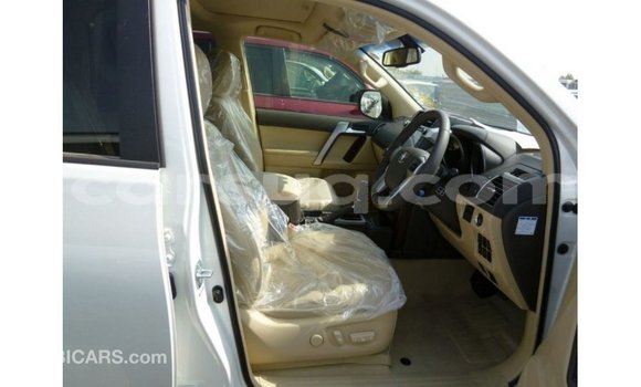 Acheter Import Voiture Toyota Prado Blanc à Import - Dubai, Barh el Gazel Acheter Import Voiture Toyota Prado Blanc à Import - Dubai, Barh el Gazel