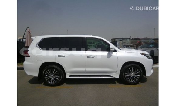 Acheter Import Voiture Lexus LX Blanc à Import - Dubai, Barh el Gazel Acheter Import Voiture Lexus LX Blanc à Import - Dubai, Barh el Gazel