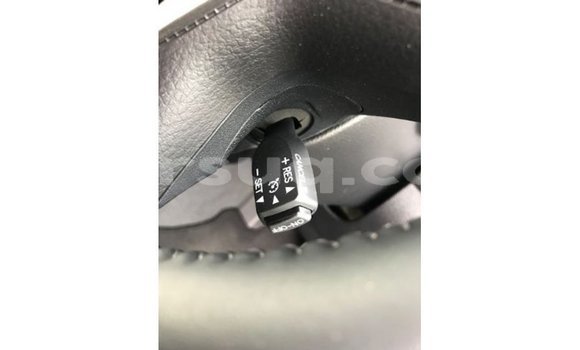 Acheter Import Voiture Toyota Land Cruiser Blanc à Import - Dubai, Barh el Gazel Acheter Import Voiture Toyota Land Cruiser Blanc à Import - Dubai, Barh el Gazel