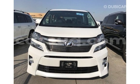 Acheter Import Voiture Toyota Vellfire Blanc à Import - Dubai, Barh el Gazel Acheter Import Voiture Toyota Vellfire Blanc à Import - Dubai, Barh el Gazel
