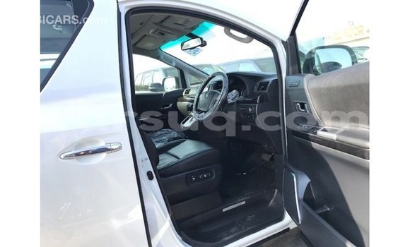 Acheter Import Voiture Toyota Vellfire Blanc à Import - Dubai, Barh el Gazel Acheter Import Voiture Toyota Vellfire Blanc à Import - Dubai, Barh el Gazel