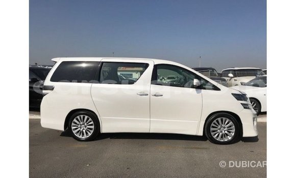 Acheter Import Voiture Toyota Vellfire Blanc à Import - Dubai, Barh el Gazel Acheter Import Voiture Toyota Vellfire Blanc à Import - Dubai, Barh el Gazel
