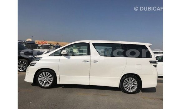 Acheter Import Voiture Toyota Vellfire Blanc à Import - Dubai, Barh el Gazel Acheter Import Voiture Toyota Vellfire Blanc à Import - Dubai, Barh el Gazel