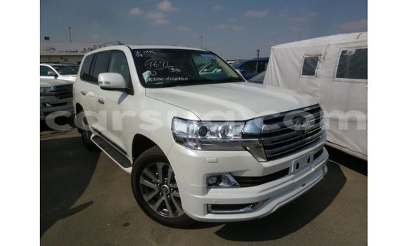 Acheter Import Voiture Toyota Land Cruiser Blanc à Import - Dubai, Barh el Gazel Acheter Import Voiture Toyota Land Cruiser Blanc à Import - Dubai, Barh el Gazel