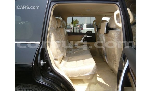 Acheter Import Voiture Toyota Land Cruiser Noir à Import - Dubai, Barh el Gazel Acheter Import Voiture Toyota Land Cruiser Noir à Import - Dubai, Barh el Gazel