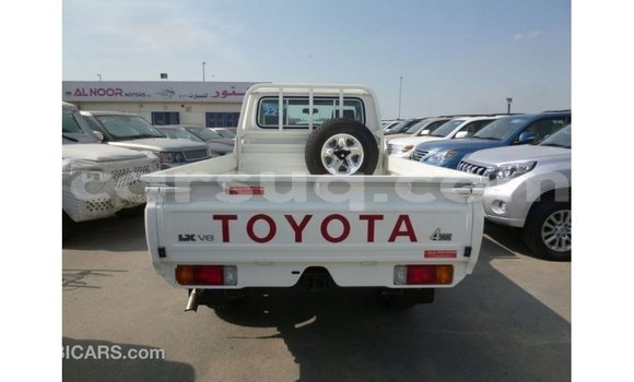 Buy Import Toyota Land Cruiser White Car in Import - Dubai in Barh el Gazel Buy Import Toyota Land Cruiser White Car in Import - Dubai in Barh el Gazel