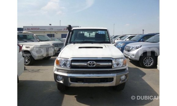 Buy Import Toyota Land Cruiser White Car in Import - Dubai in Barh el Gazel Buy Import Toyota Land Cruiser White Car in Import - Dubai in Barh el Gazel
