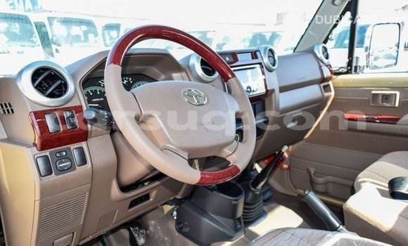 Buy Import Toyota Land Cruiser Beige Car in Import - Dubai in Barh el Gazel Buy Import Toyota Land Cruiser Beige Car in Import - Dubai in Barh el Gazel
