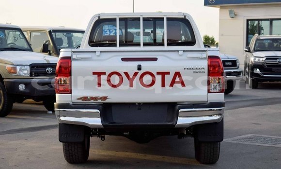 Buy Import Toyota Hilux White Car in Import - Dubai in Barh el Gazel Buy Import Toyota Hilux White Car in Import - Dubai in Barh el Gazel