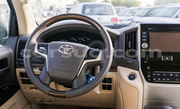 Buy Import Toyota Land Cruiser White Car in Import - Dubai in Barh el Gazel Buy Import Toyota Land Cruiser White Car in Import - Dubai in Barh el Gazel
