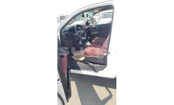 Buy Import Toyota Hilux White Car in Import - Dubai in Barh el Gazel Buy Import Toyota Hilux White Car in Import - Dubai in Barh el Gazel