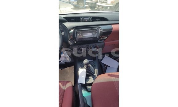 Buy Import Toyota Hilux White Car in Import - Dubai in Barh el Gazel Buy Import Toyota Hilux White Car in Import - Dubai in Barh el Gazel