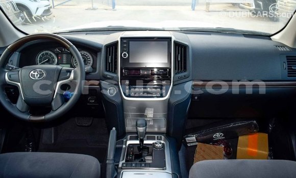 Buy Import Toyota Land Cruiser White Car in Import - Dubai in Barh el Gazel Buy Import Toyota Land Cruiser White Car in Import - Dubai in Barh el Gazel