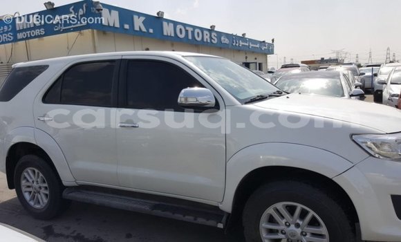 Acheter Import Voiture Toyota Fortuner Blanc à Import - Dubai, Barh el Gazel Acheter Import Voiture Toyota Fortuner Blanc à Import - Dubai, Barh el Gazel