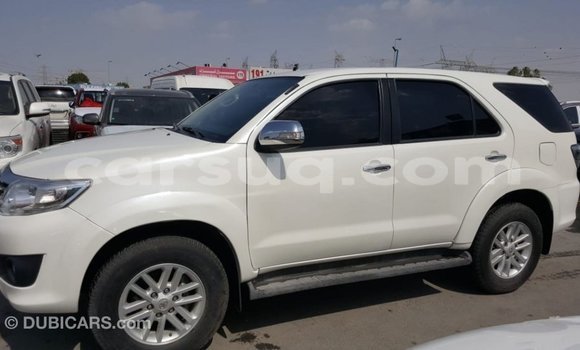 Acheter Import Voiture Toyota Fortuner Blanc à Import - Dubai, Barh el Gazel Acheter Import Voiture Toyota Fortuner Blanc à Import - Dubai, Barh el Gazel