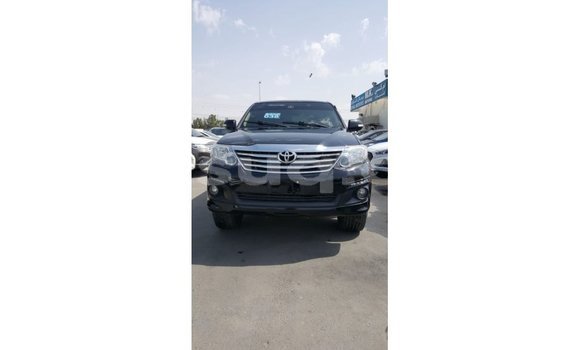Acheter Import Voiture Toyota Fortuner Noir à Import - Dubai, Barh el Gazel Acheter Import Voiture Toyota Fortuner Noir à Import - Dubai, Barh el Gazel