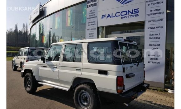 Buy Import Toyota Land Cruiser White Car in Import - Dubai in Barh el Gazel Buy Import Toyota Land Cruiser White Car in Import - Dubai in Barh el Gazel