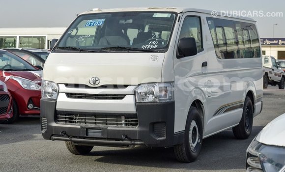 Acheter Import Voiture Toyota Hiace Blanc à Import - Dubai, Barh el Gazel Acheter Import Voiture Toyota Hiace Blanc à Import - Dubai, Barh el Gazel