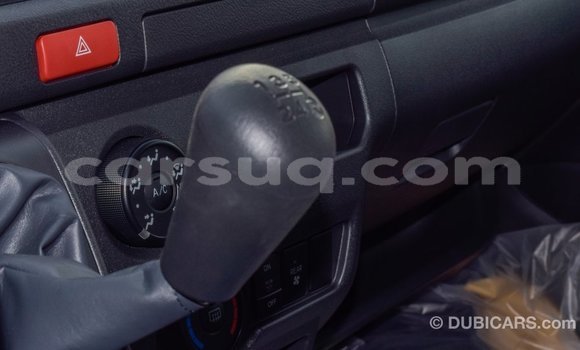 Acheter Import Voiture Toyota Hiace Blanc à Import - Dubai, Barh el Gazel Acheter Import Voiture Toyota Hiace Blanc à Import - Dubai, Barh el Gazel