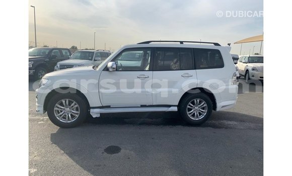 Acheter Import Voiture Mitsubishi Pajero Blanc à Import - Dubai, Barh el Gazel Acheter Import Voiture Mitsubishi Pajero Blanc à Import - Dubai, Barh el Gazel