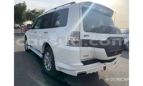 Acheter Import Voiture Mitsubishi Pajero Blanc à Import - Dubai, Barh el Gazel Acheter Import Voiture Mitsubishi Pajero Blanc à Import - Dubai, Barh el Gazel