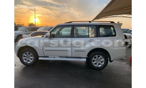 Acheter Import Voiture Mitsubishi Pajero Noir à Import - Dubai, Barh el Gazel Acheter Import Voiture Mitsubishi Pajero Noir à Import - Dubai, Barh el Gazel