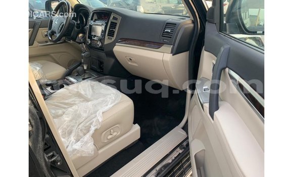 Acheter Import Voiture Mitsubishi Pajero Noir à Import - Dubai, Barh el Gazel Acheter Import Voiture Mitsubishi Pajero Noir à Import - Dubai, Barh el Gazel