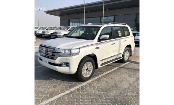 Acheter Import Voiture Toyota Land Cruiser Blanc à Import - Dubai, Barh el Gazel Acheter Import Voiture Toyota Land Cruiser Blanc à Import - Dubai, Barh el Gazel
