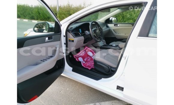 Acheter Import Voiture Hyundai Sonata Blanc à Import - Dubai, Barh el Gazel Acheter Import Voiture Hyundai Sonata Blanc à Import - Dubai, Barh el Gazel