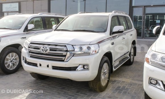 Acheter Import Voiture Toyota Land Cruiser Blanc à Import - Dubai, Barh el Gazel Acheter Import Voiture Toyota Land Cruiser Blanc à Import - Dubai, Barh el Gazel