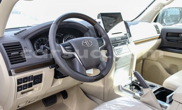 Acheter Import Voiture Toyota Land Cruiser Blanc à Import - Dubai, Barh el Gazel Acheter Import Voiture Toyota Land Cruiser Blanc à Import - Dubai, Barh el Gazel