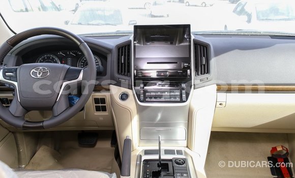 Acheter Import Voiture Toyota Land Cruiser Blanc à Import - Dubai, Barh el Gazel Acheter Import Voiture Toyota Land Cruiser Blanc à Import - Dubai, Barh el Gazel